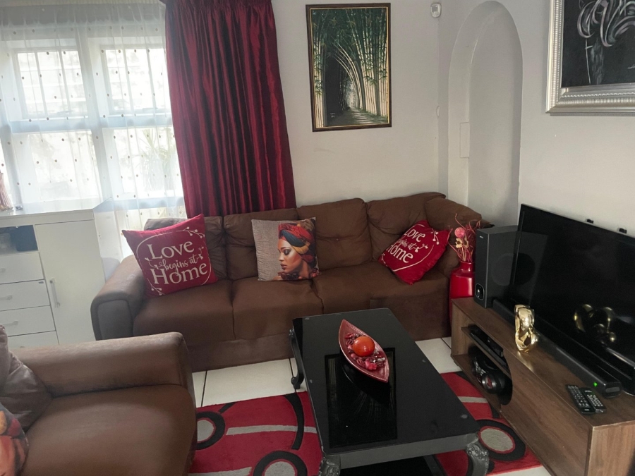 5 Bedroom Property for Sale in Amalinda Eastern Cape